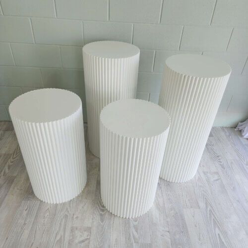 Ribbed white plinth